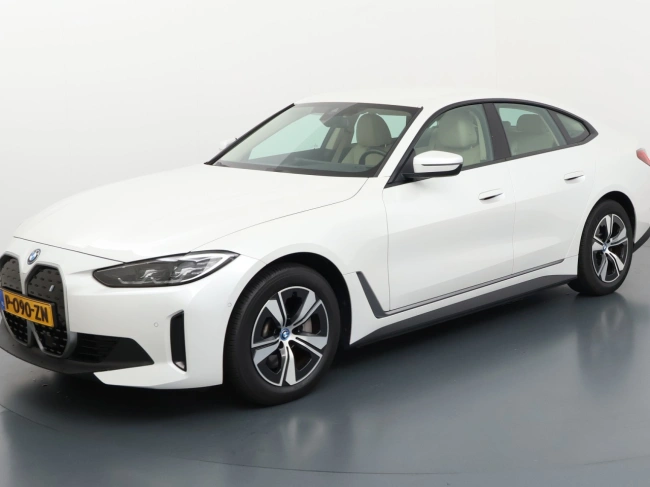 BMW i4 - eDrive40 84 kWh SOH 93.4%